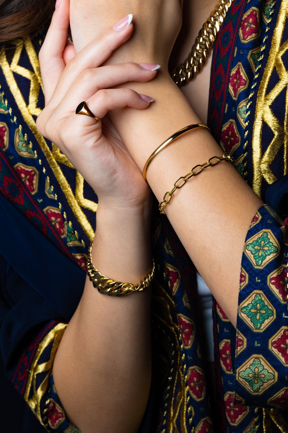 Arc Bangle - Aurel Gold