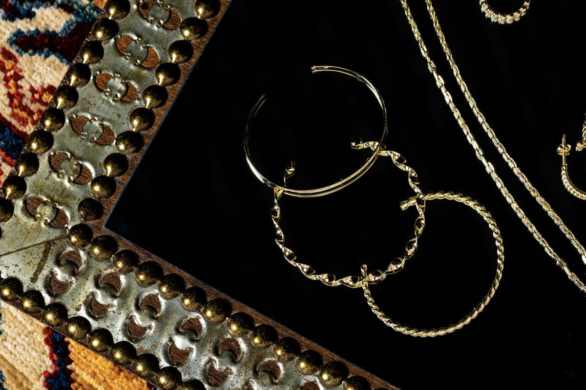 Curled Bangle - Aurel Gold