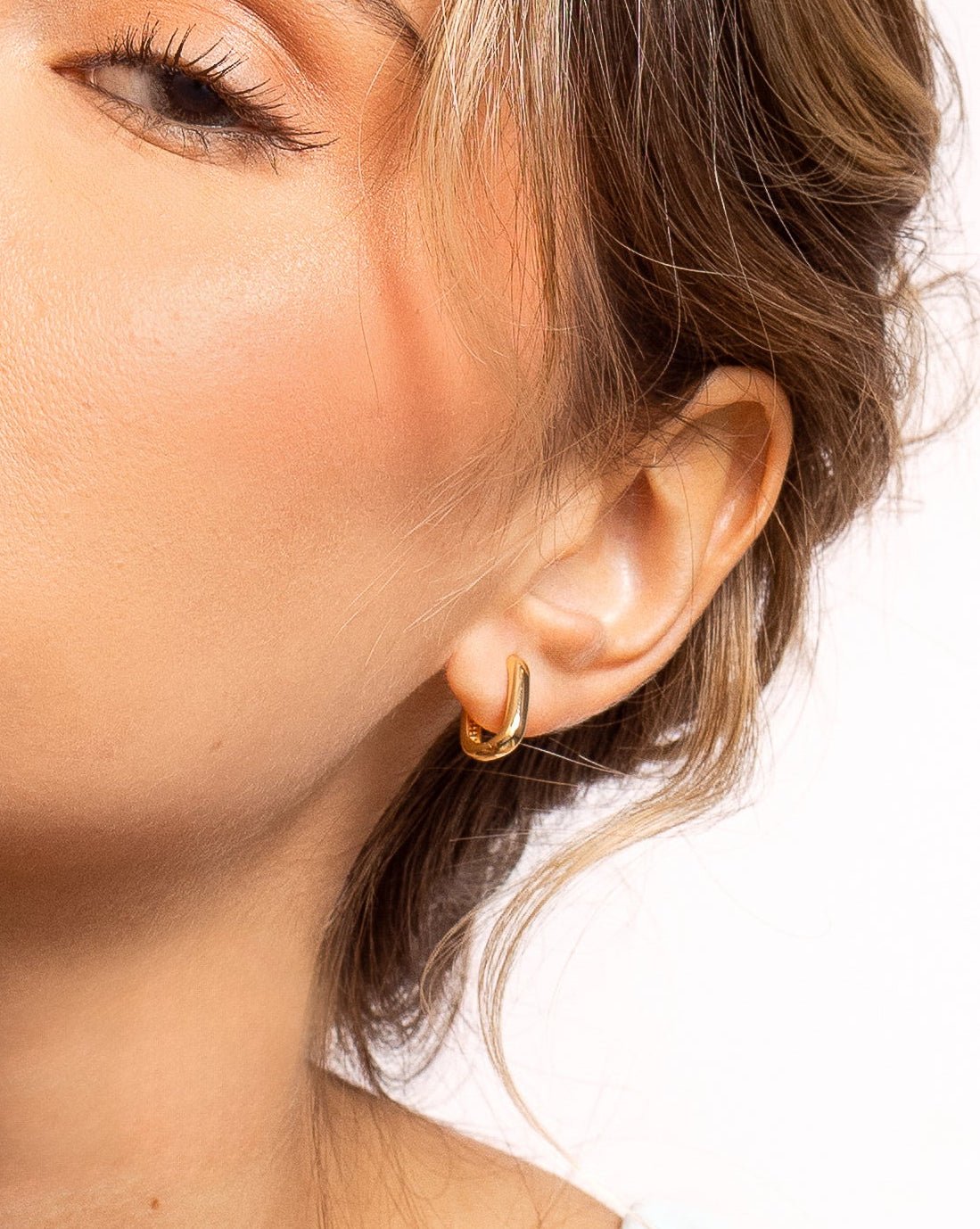 Rectangular Hoops - Aurel Gold