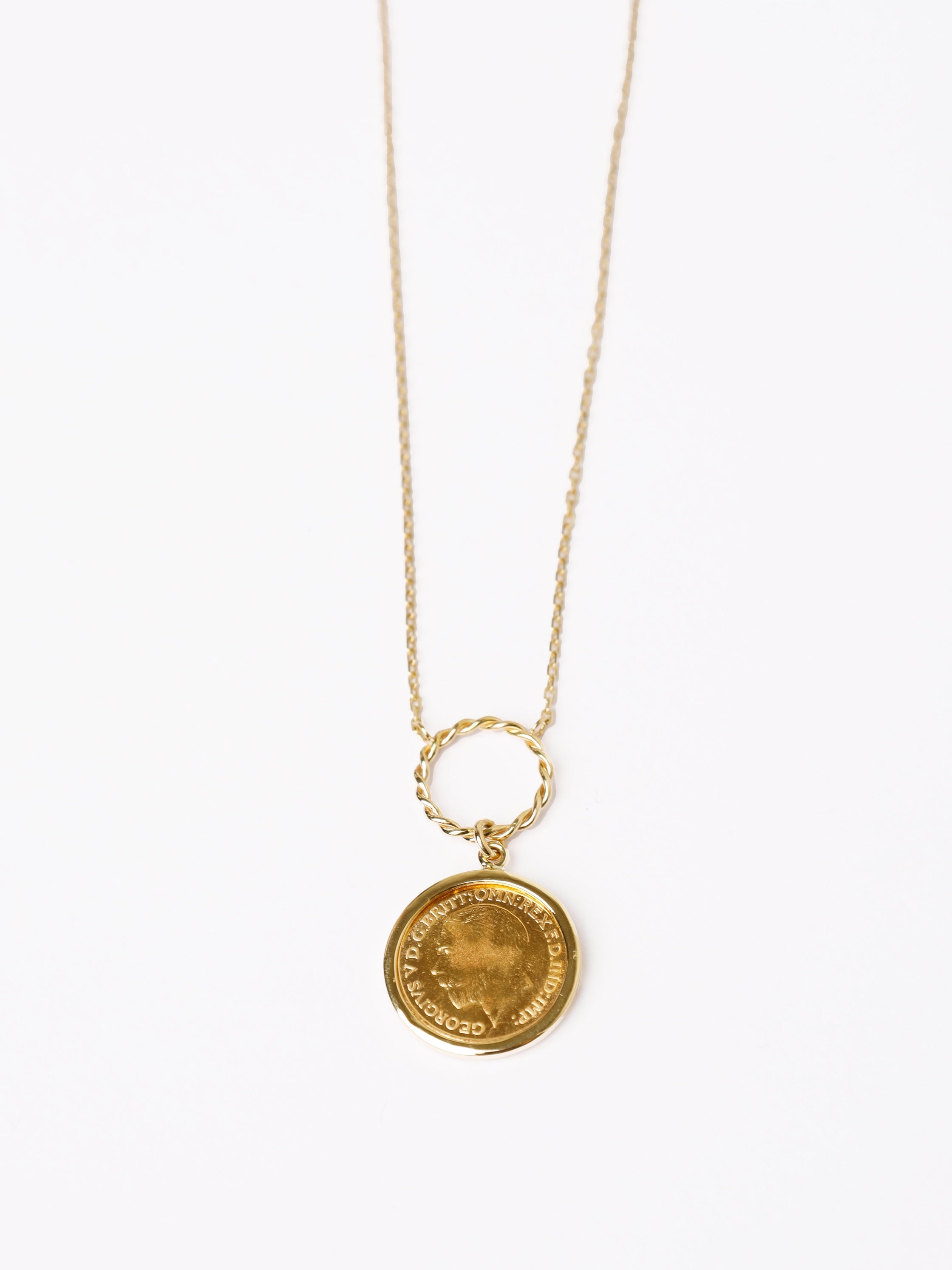 Lustrous Lira Necklace