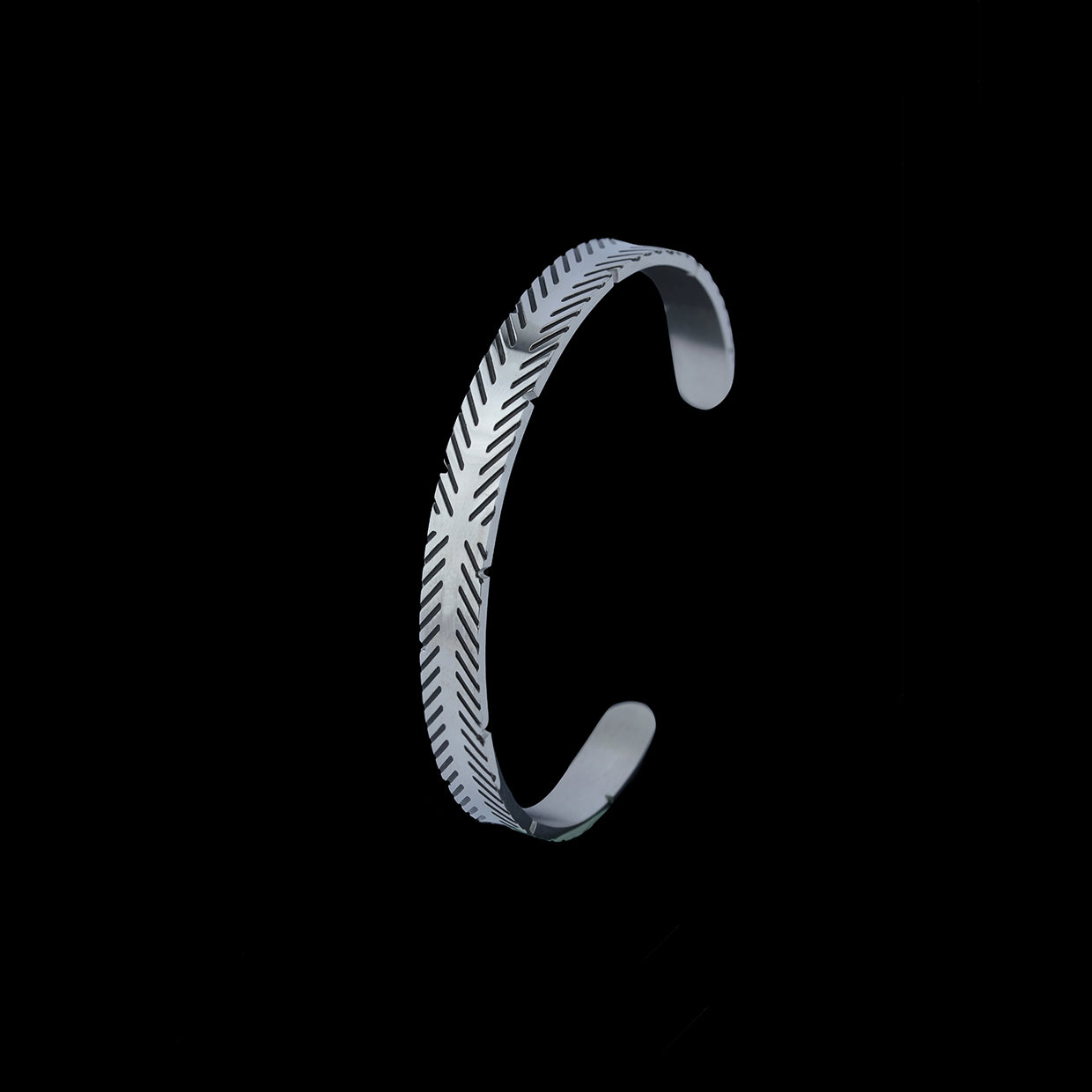 ARROW CUFF 8MM