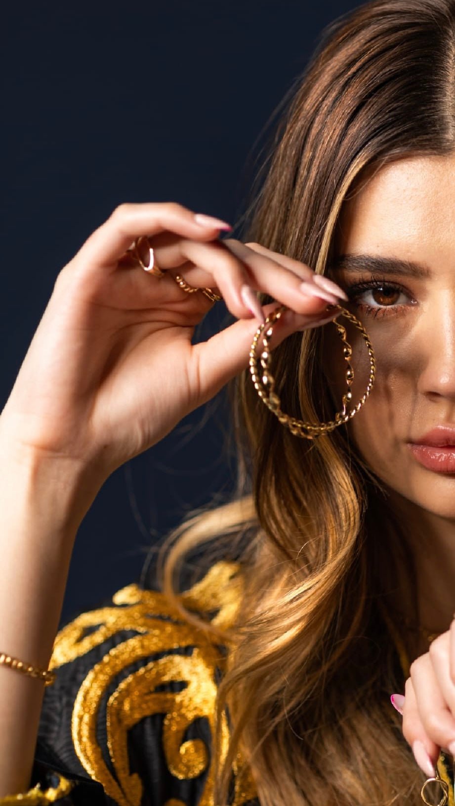 Curled Bangle - Aurel Gold