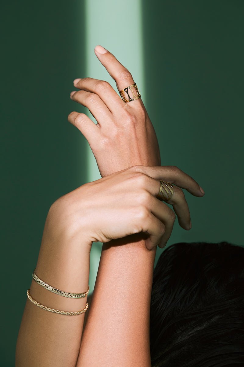 Bold Curb Snake Bracelet - Aurel Gold